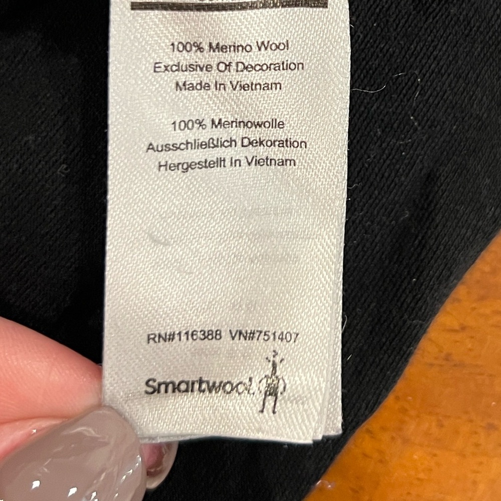 Smartwool men’s 1/4 zip black sweater with gray print 100% merino wool large - Picture 7 of 7